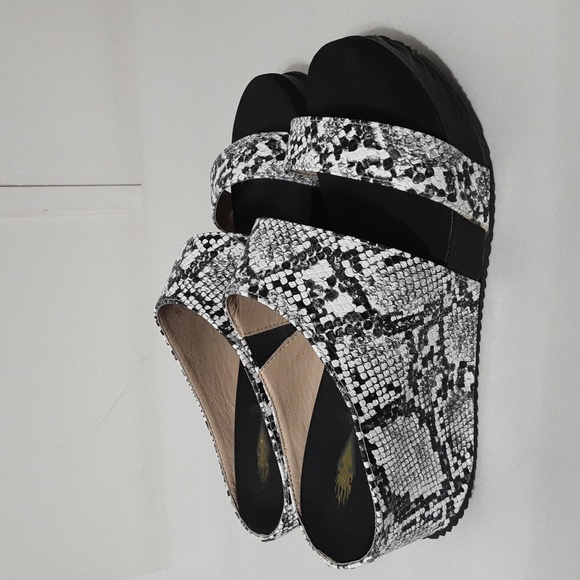 Volatile Snake Print Cross Strap Wedge Sandal - Picture 4 of 8